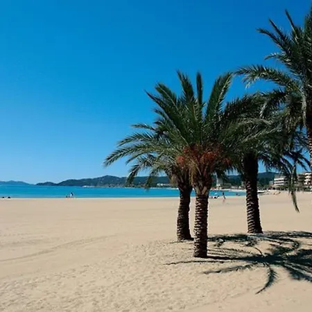Le Lavandou, 4 Pieces, 6 Personnes - Fr-1-713-153 Apartment Le Lavandou