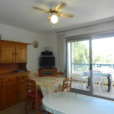 Apartment Le Lavandou, 4 Pieces, 6 Personnes - Fr-1-713-153 *