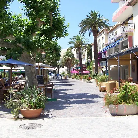 Apartment Le Lavandou, 4 Pieces, 6 Personnes - Fr-1-713-153 Le Lavandou